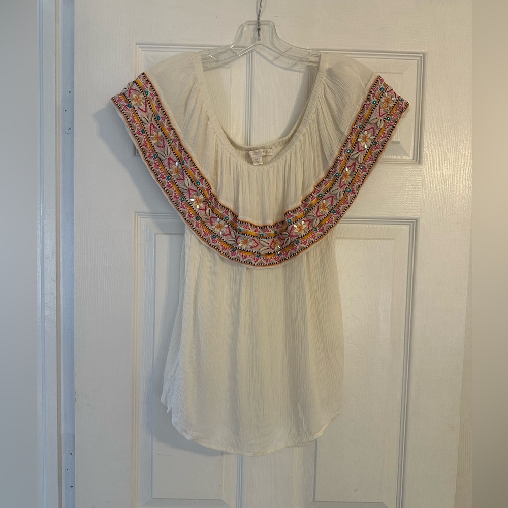 Boston Proper Off the Shoulder Embroidered Too with Shell Accents